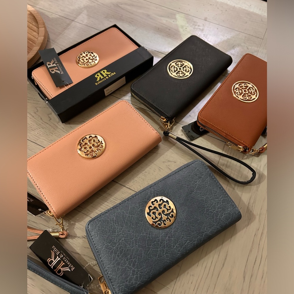 5 Wallets ( Rebecca & Rifka )